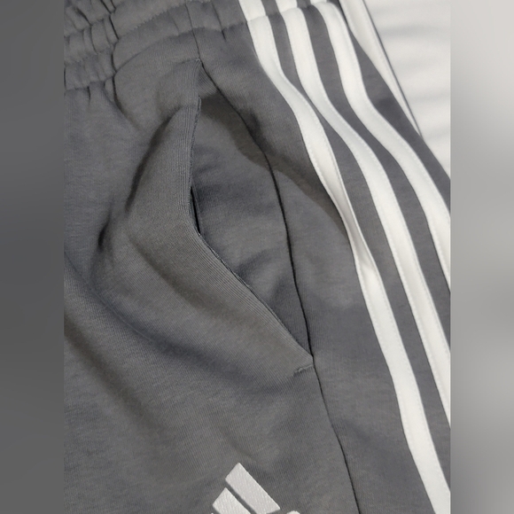 Adidas Grey Essentials 3 Stripe Jogger Mens Size 2XL - Picture 10 of 12